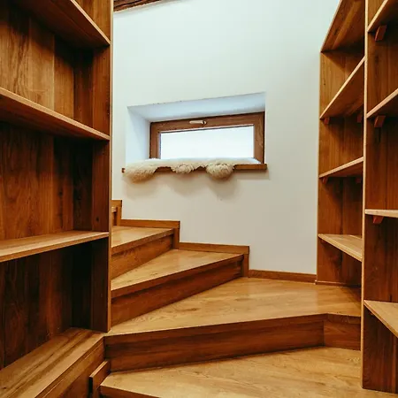 Luxury Style * Sastin-Straze